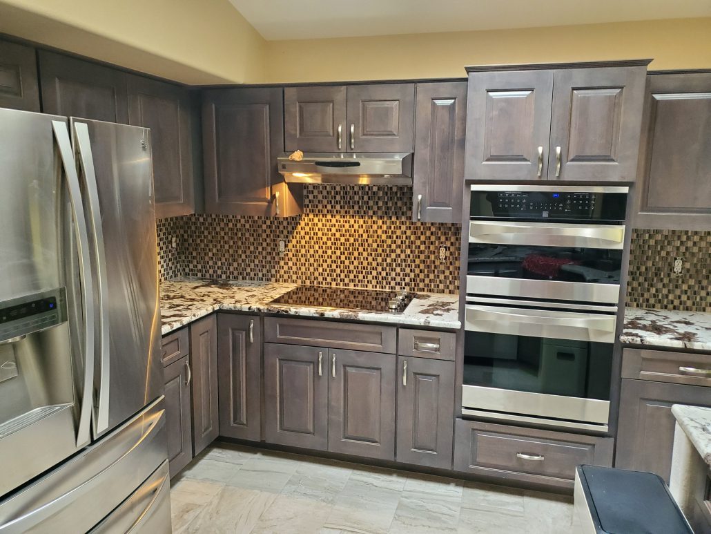 Tile backsplash installation with clean grout lines