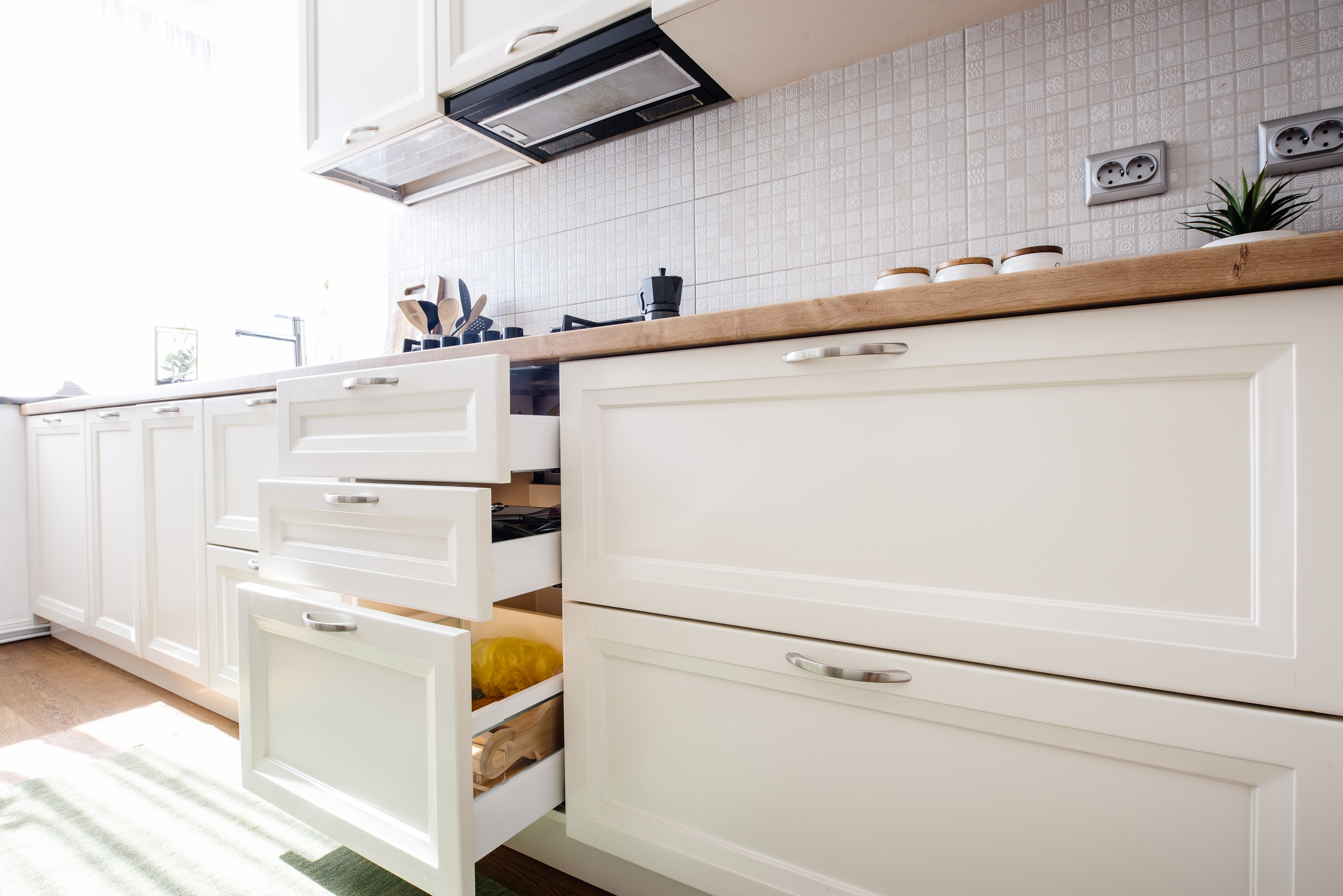 Cabinet door styles and drawer planning